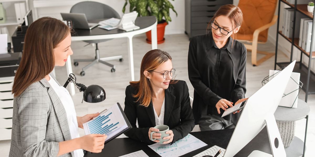 Logo VACPA với hình ảnh lá cờ Việt Nam, tượng trưng cho chứng chỉ kiểm toán nội bộ uy tín tại Việt Nam.