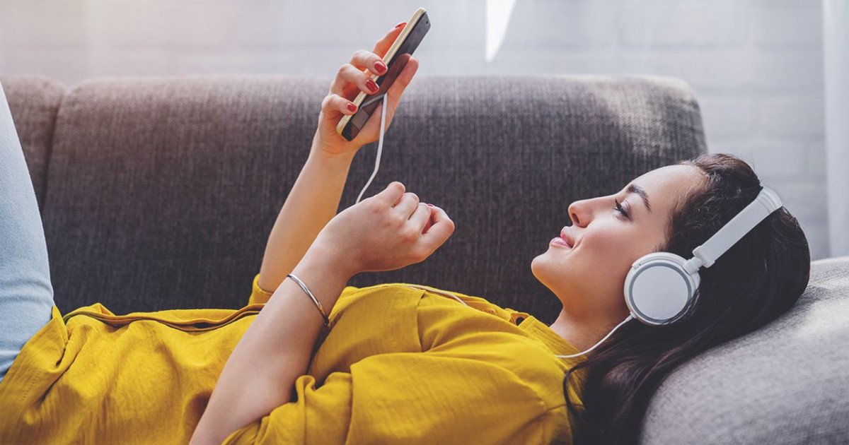 Người nghe thư giãn và học hỏi qua nội dung Podcast