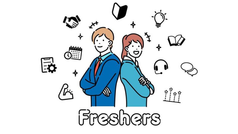 Nhân sự Fresher đang học hỏi và làm việc trên laptop tại Vị Marketing