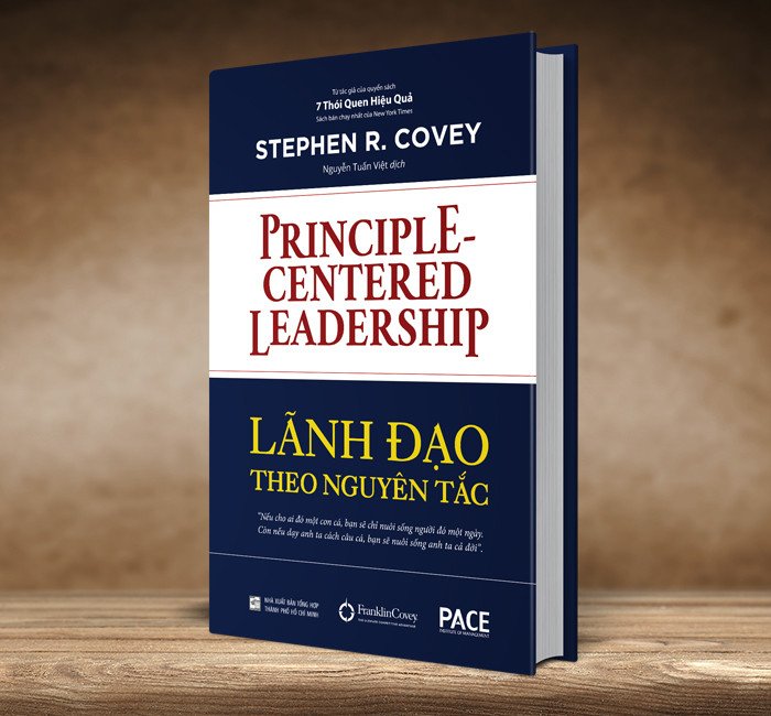 Bìa sách Lãnh đạo theo nguyên tắc của Stephen R. Covey, một nguồn cảm hứng để xây dựng tư duy lãnh đạo vững chắc dựa trên các giá trị bền vững.