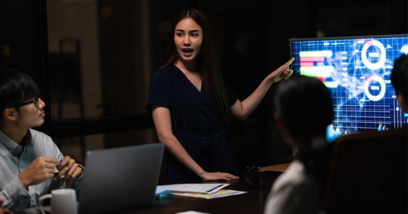 Biểu đồ minh họa dòng chảy của tiền tệ trong hệ thống tài chính, từ việc huy động đến phân phối và sử dụng nguồn vốn.