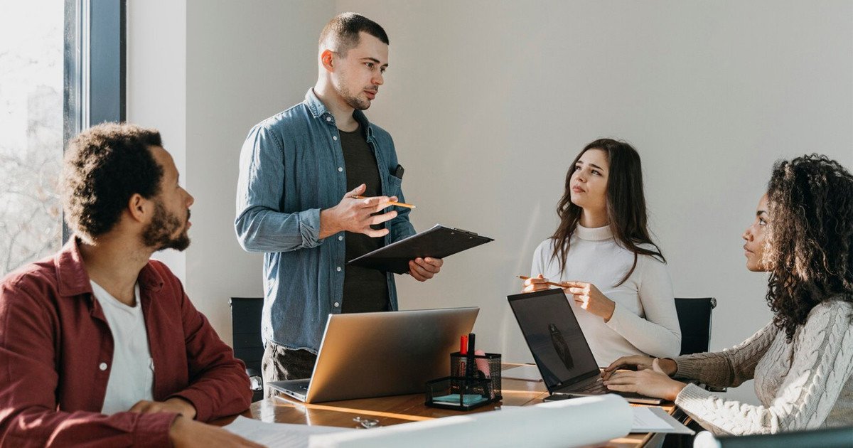 Bốn chức năng quản lý cốt lõi: hoạch định, tổ chức, lãnh đạo, kiểm soát