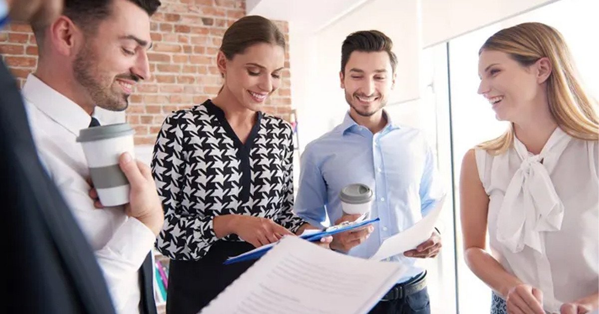 Các bí quyết và chiến lược giúp nhân viên bán hàng nâng cao hiệu suất và đạt được thành công vượt trội trong nghề.