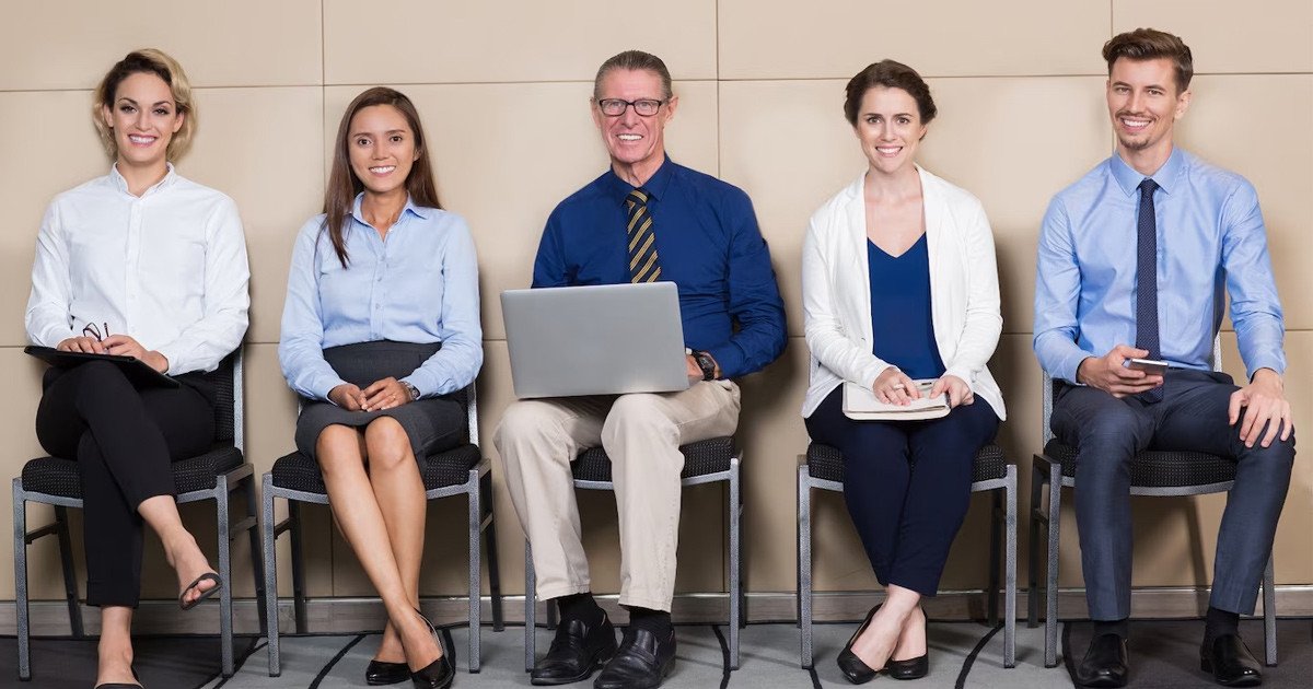 Các chuyên gia Talent Acquisition thực hiện hoạch định chiến lược và phân tích dữ liệu để thu hút ứng viên tiềm năng.