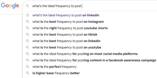 Các gợi ý tìm kiếm của Google về tần suất đăng bài trên mạng xã hội.