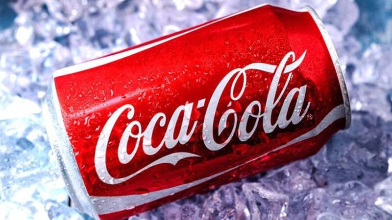 Case study màu đỏ thương hiệu Coca-Cola