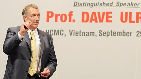 Chân dung Giáo sư Dave Ulrich, người đã định nghĩa lại khái niệm nhân tài hiện đại với Lý thuyết 3C