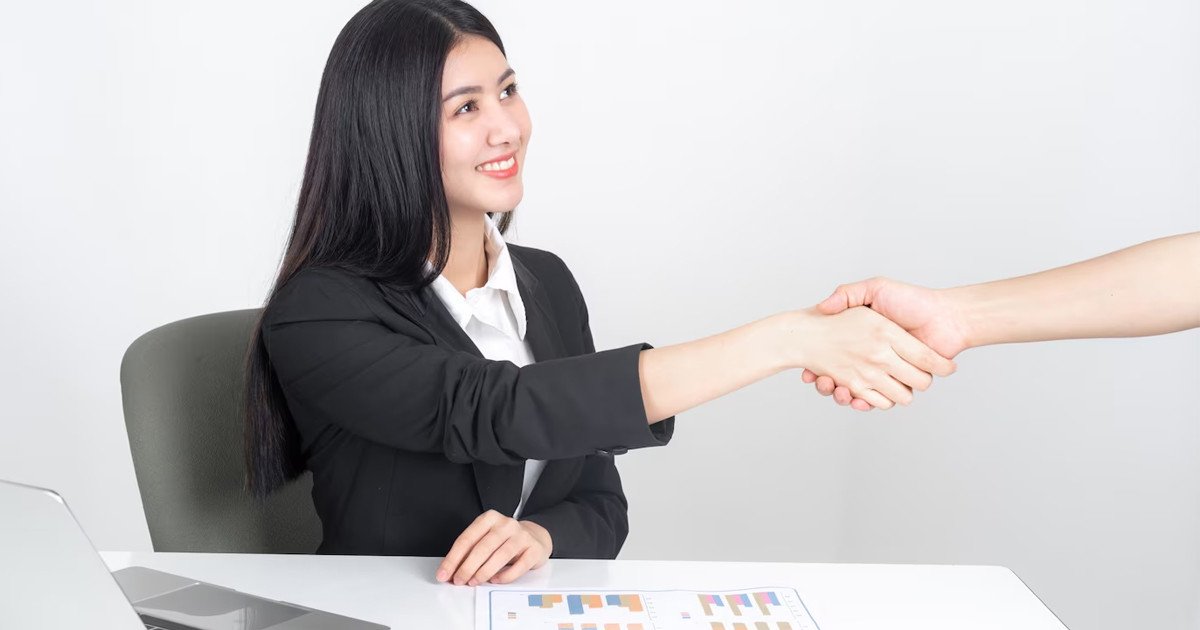 Chân dung một chuyên gia Talent Acquisition cần có kỹ năng giao tiếp, phân tích dữ liệu và hiểu biết thị trường lao động.