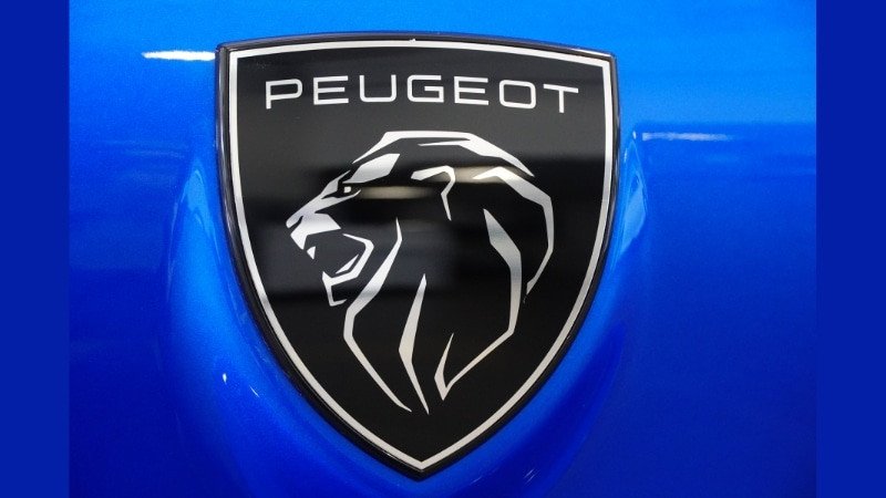 Chiếc xe Peugeot sang trọng biểu trưng cho "Ngôn ngữ của sự hấp dẫn"
