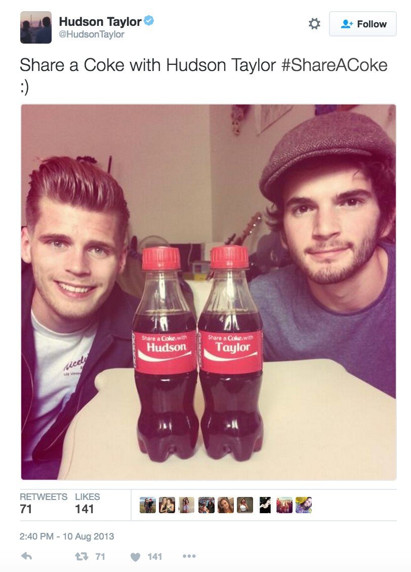 Chiến dịch "Share a Coke" của Coca-Cola đã thành công nhờ thúc đẩy nội dung do người dùng tạo qua hashtag.