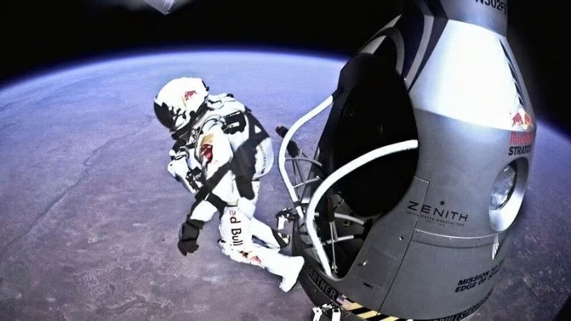 Chiến lược nội dung thương hiệu: Cú nhảy tự do từ độ cao 39 km của skydiver Felix Baumgartner trong dự án “Stratos”