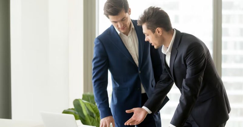 Co Founder là người đồng sáng lập, cùng nhà sáng lập xây dựng doanh nghiệp