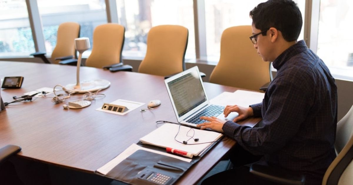 CPO giám sát và đánh giá hiệu quả sản xuất