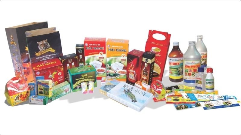 Đa dạng chất liệu và hình dáng của bao bì sản phẩm, từ giấy đến kim loại, phục vụ các mục đích bảo quản khác nhau