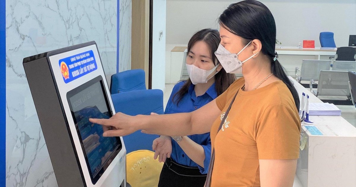 Giải pháp chuyển đổi số trong cơ quan nhà nước, tập trung vào hạ tầng, con người và quy trình.