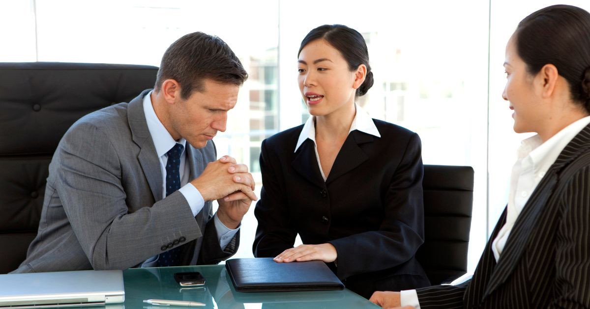 Hiểu lầm phổ biến về kỹ năng lắng nghe và cách tránh chúng