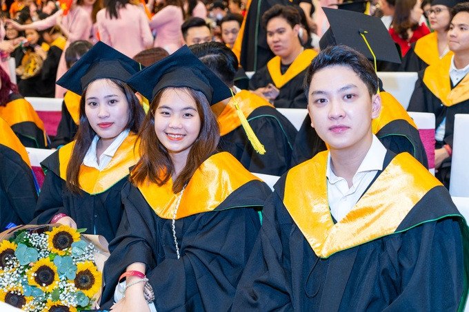 Hình ảnh các sinh viên FPT Skillking tự tin bước vào thị trường lao động sau khi hoàn thành khóa học Fullstack Digital Marketing chất lượng cao.