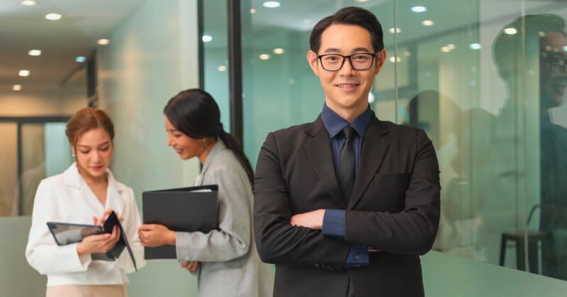 Hình ảnh minh họa các phong cách lãnh đạo và cách thức một nhà quản lý định hướng đội ngũ