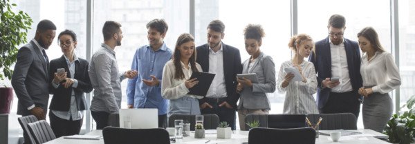 Hình ảnh minh họa marketing hòa nhập với nhóm chuyên gia đa dạng