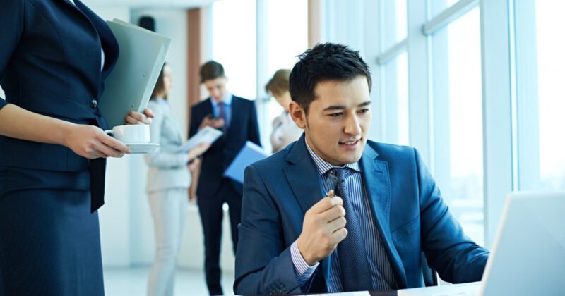 Hình ảnh mô tả khái niệm Giám đốc điều hành (CEO), vị trí quan trọng trong mọi tổ chức