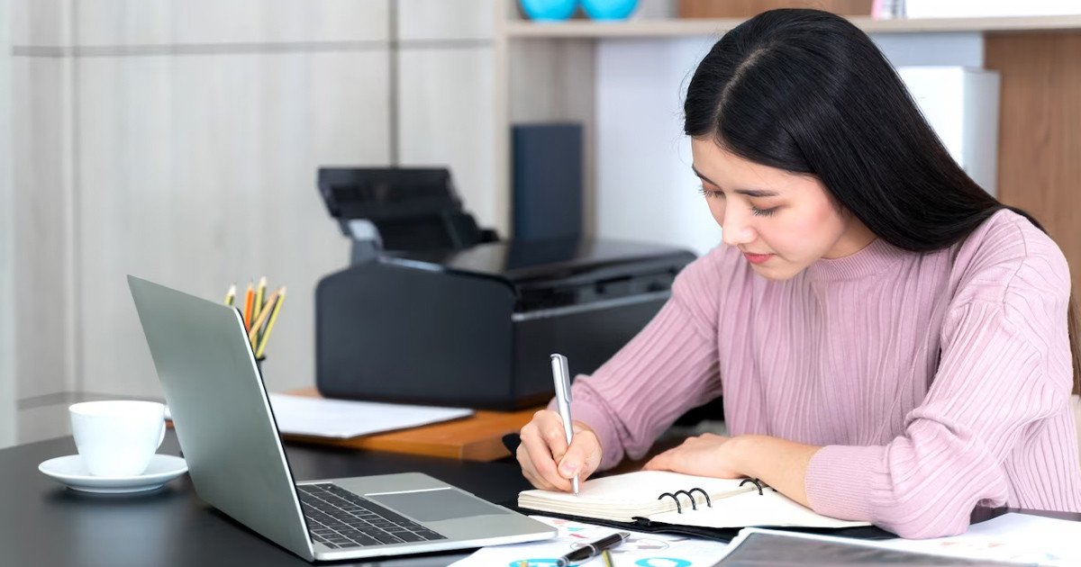 Hình ảnh tượng trưng cho câu hỏi và giải đáp, minh họa phần FAQs về nhân viên kế toán