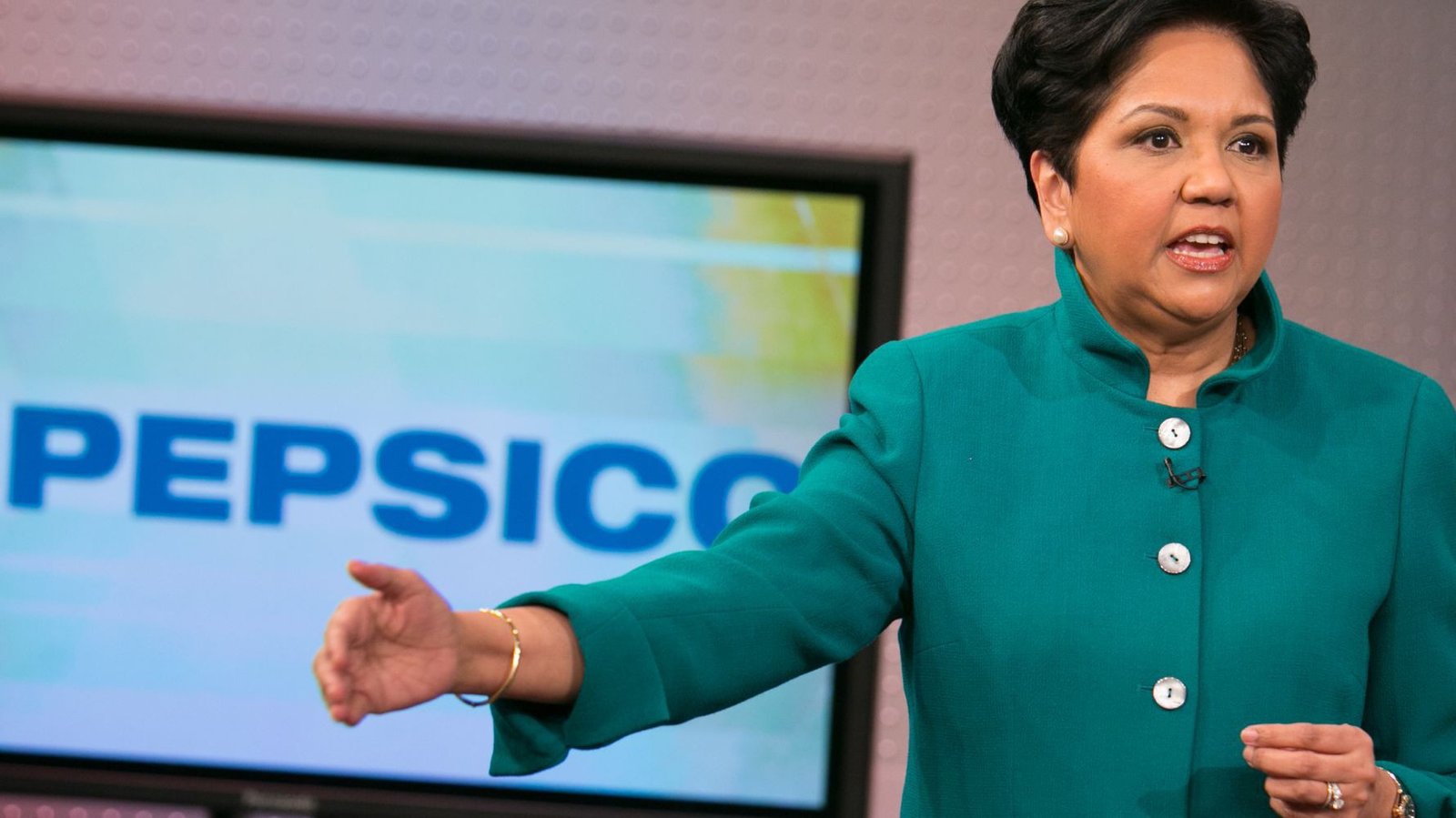 Indra Nooyi: Cựu CEO PepsiCo, nhà lãnh đạo tiên phong về trách nhiệm xã hội