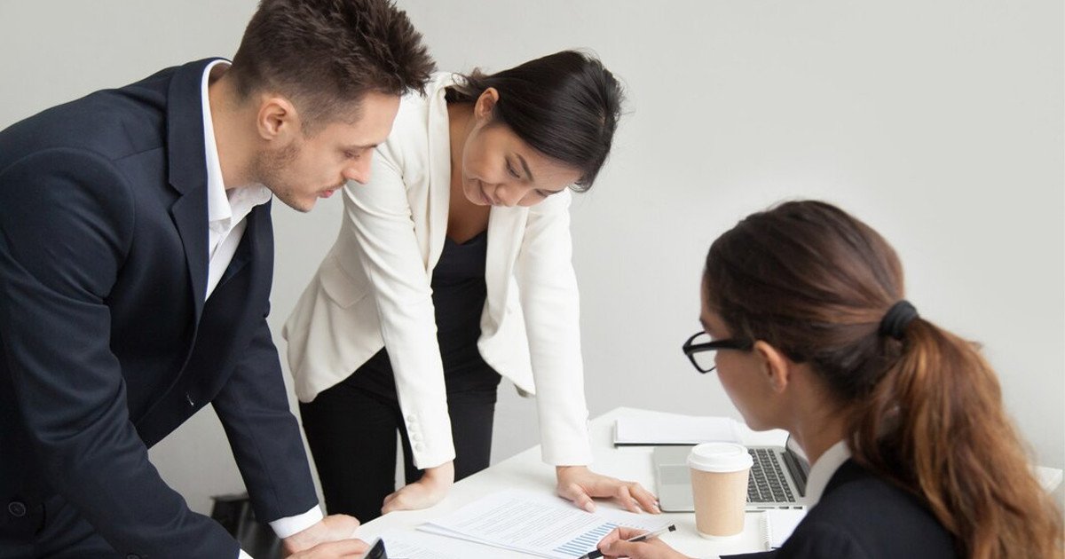 Infographic mô tả cách CRM hỗ trợ hiệu quả các chiến dịch Marketing và tiếp thị