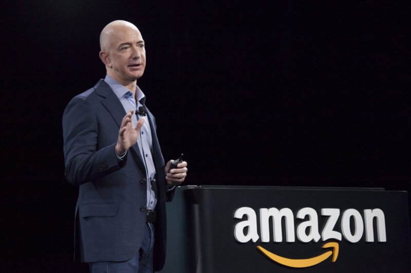 Jeff Bezos: Người sáng lập và CEO Amazon với tầm nhìn vượt trội