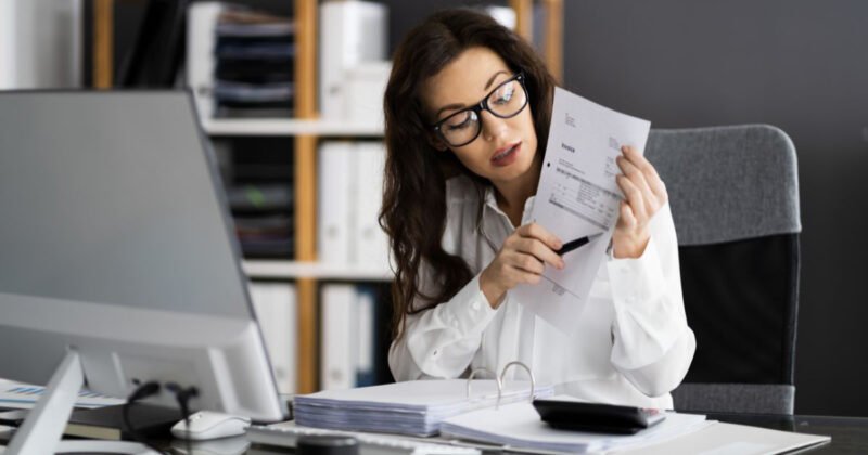 Kế toán bán hàng ghi nhận hóa đơn, chứng từ và doanh thu bán hàng