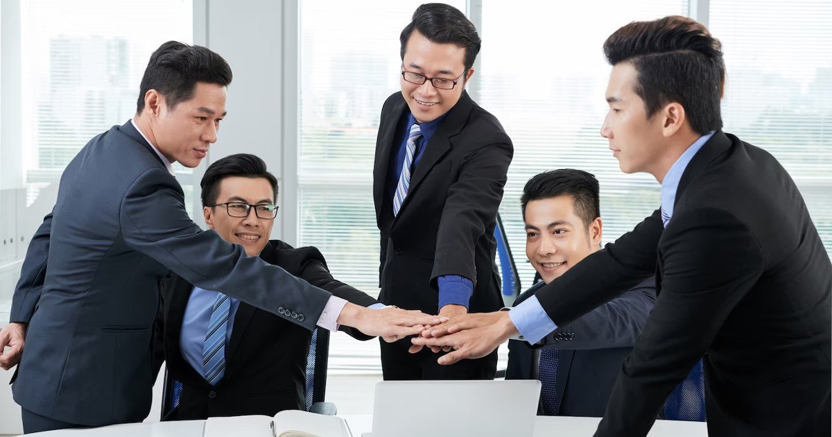 Kiểm soát cơ cấu tổ chức và quản lý rủi ro của nhà lãnh đạo