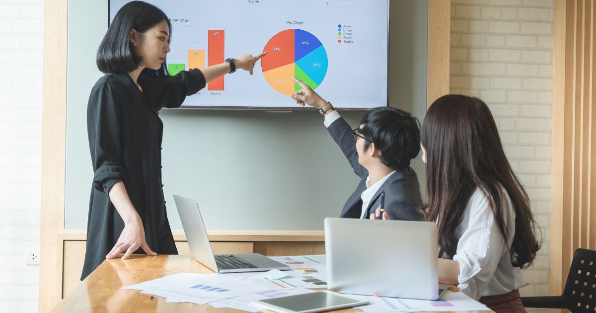 “Kinh doanh là kiếm tiền bằng cách phụng sự xã hội thông qua sản phẩm, dịch vụ tốt nhất