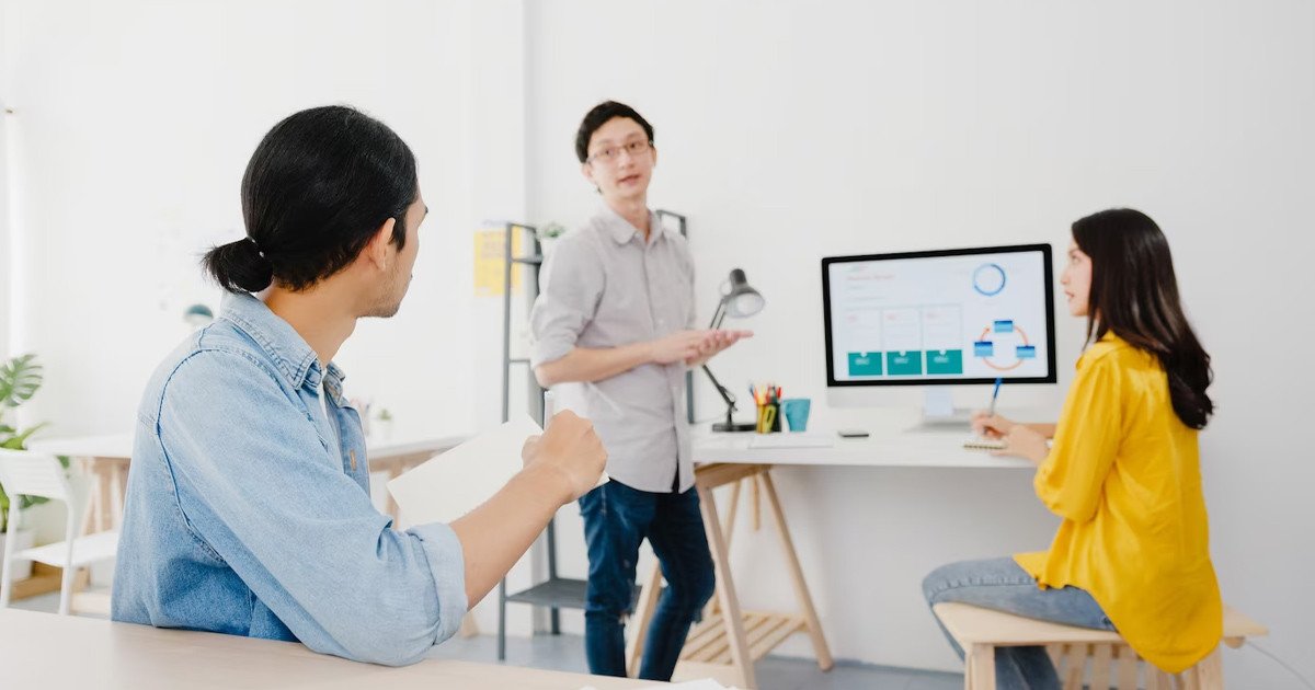 Kỹ năng lãnh đạo giúp mỗi người tự tin giải quyết vấn đề và đưa ra những quyết định đúng đắn