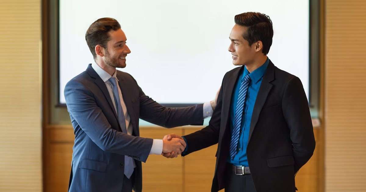 Lãnh đạo thể hiện tư duy trách nhiệm qua các quyết định có lợi cho xã hội và môi trường