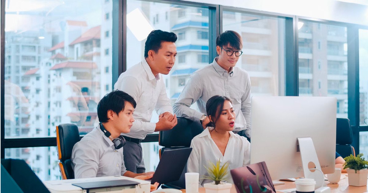Leader cần hỗ trợ các thành viên trong nhóm một cách nhiệt tình và hiệu quả để tạo sự gắn kết