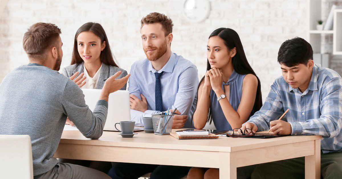 Lịch trình đánh giá nhân sự định kỳ và các yếu tố kích hoạt đánh giá