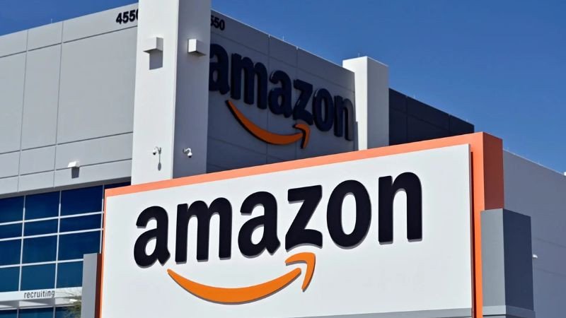 Logo và bảng màu cam của thương hiệu Amazon