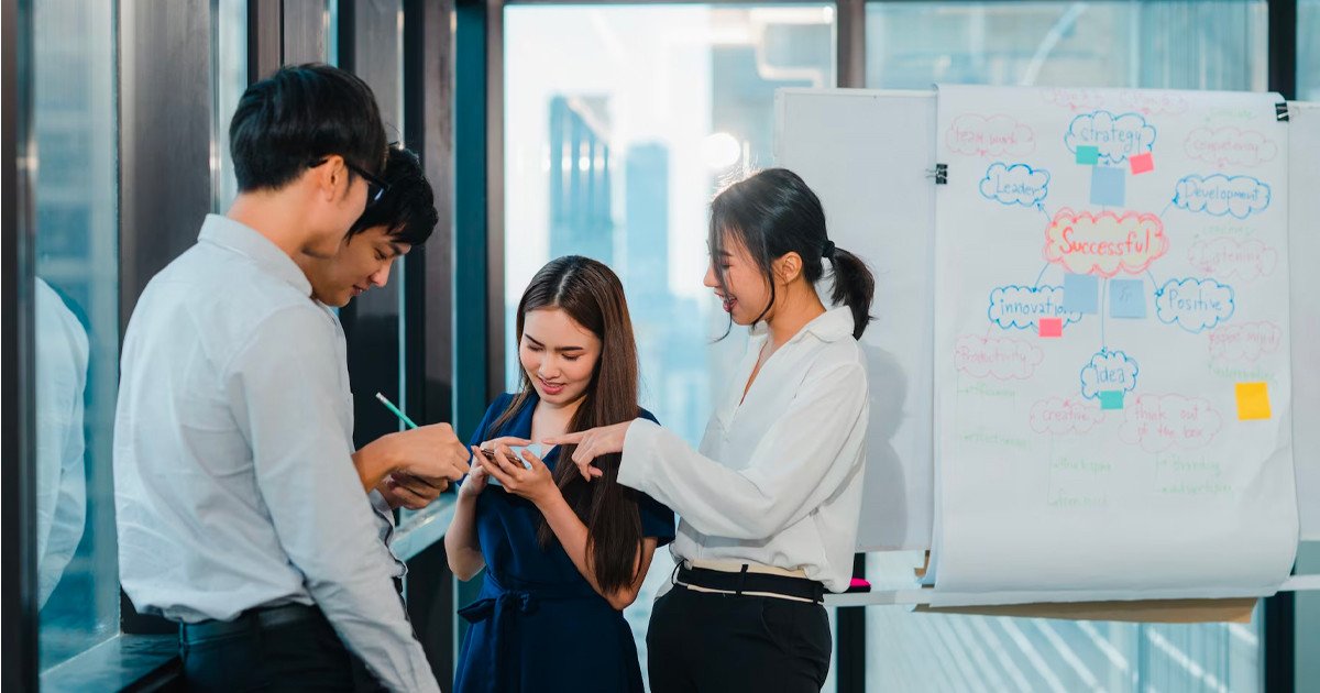 Lợi ích của phong cách lãnh đạo dân chủ trong việc tăng cường tinh thần và động lực làm việc nhóm