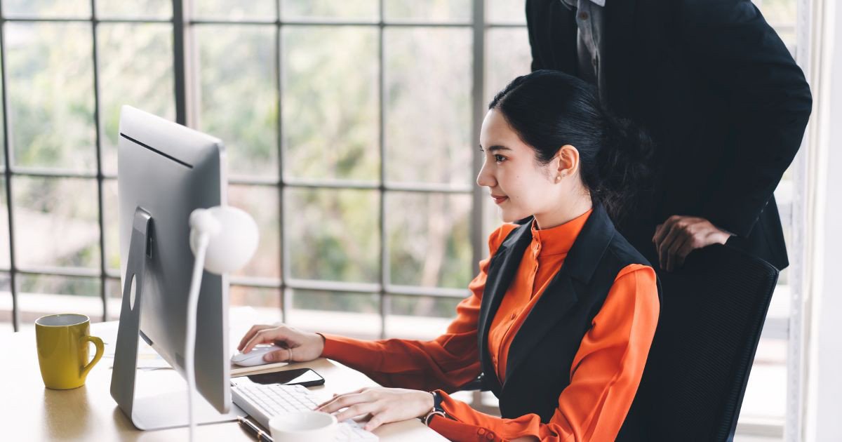 Minh họa các khía cạnh liên quan đến năng lực sắp xếp, như tư duy phân tích và ra quyết định hiệu quả.