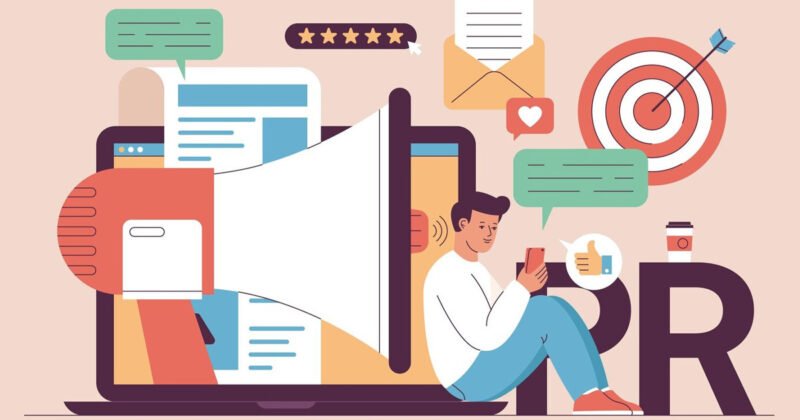 Một nhóm chuyên gia PR đang thảo luận chiến lược truyền thông, minh họa vai trò của quan hệ công chúng trong việc xây dựng hình ảnh thương hiệu.