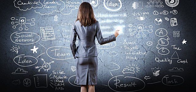 Một nhóm nhân sự đang đối thoại và hợp tác để phát triển kỹ năng mềm
