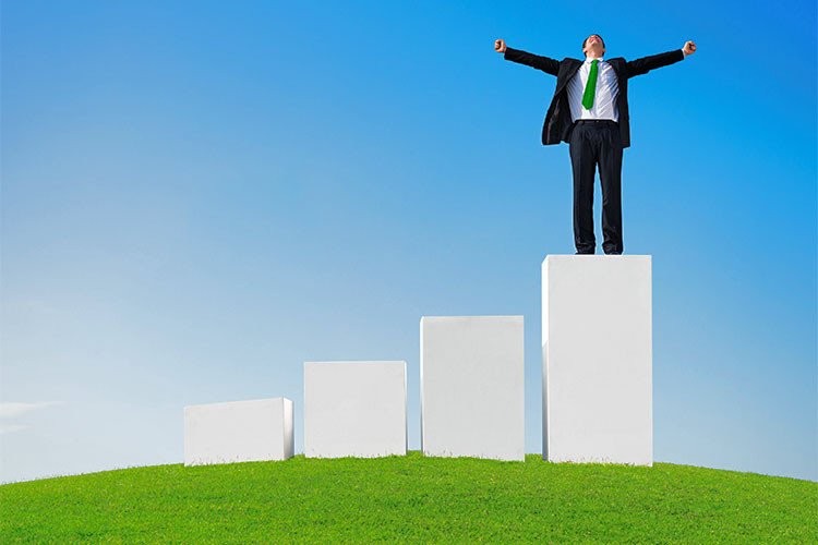 Nhà lãnh đạo giỏi định hướng và đạt mục tiêu chiến lược