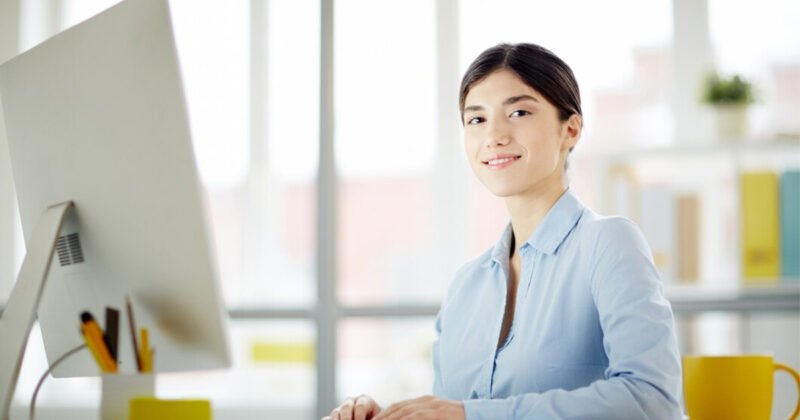 Nhân viên Account đóng vai trò cầu nối chiến lược giữa doanh nghiệp và khách hàng, duy trì mối quan hệ bền vững