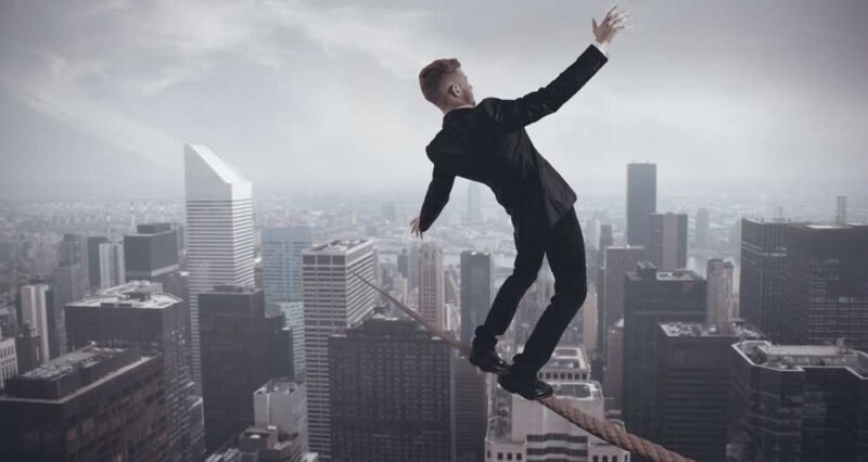 Nhóm lãnh đạo trẻ thảo luận định hướng chiến lược kinh doanh