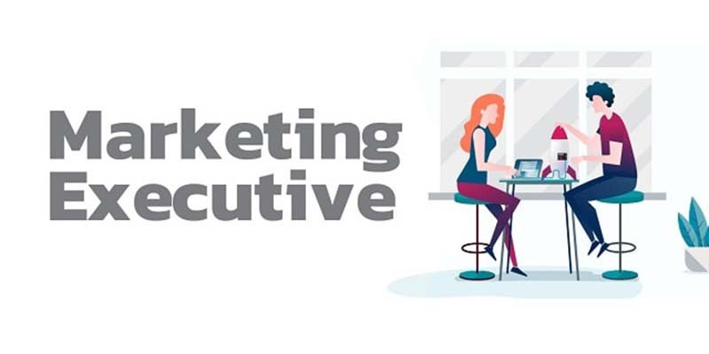 Nhóm Marketing Executive đang trao đổi kế hoạch chiến dịch tiếp thị hiệu quả
