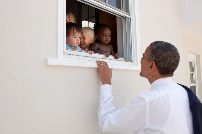 Nội dung nhân văn: Khoảnh khắc đời thường của tổng thống Obama