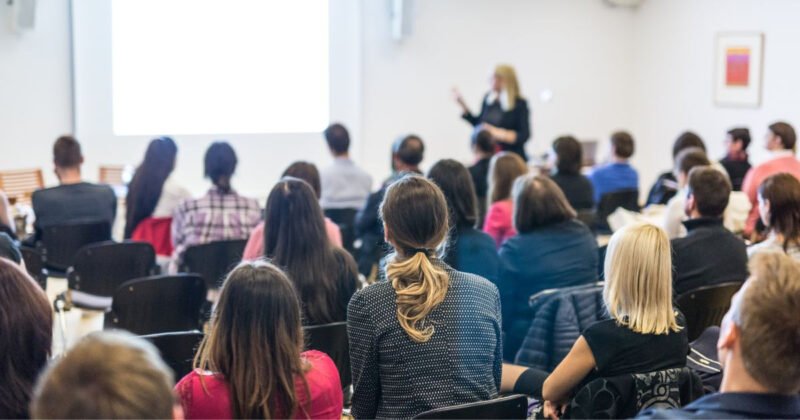 Phát triển kỹ năng giao việc hiệu quả trong quản lý đội nhóm