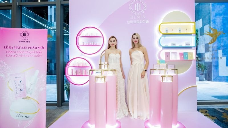 PR trong IMC: Tổ chức sự kiện ra mắt sản phẩm để tạo tiếng vang