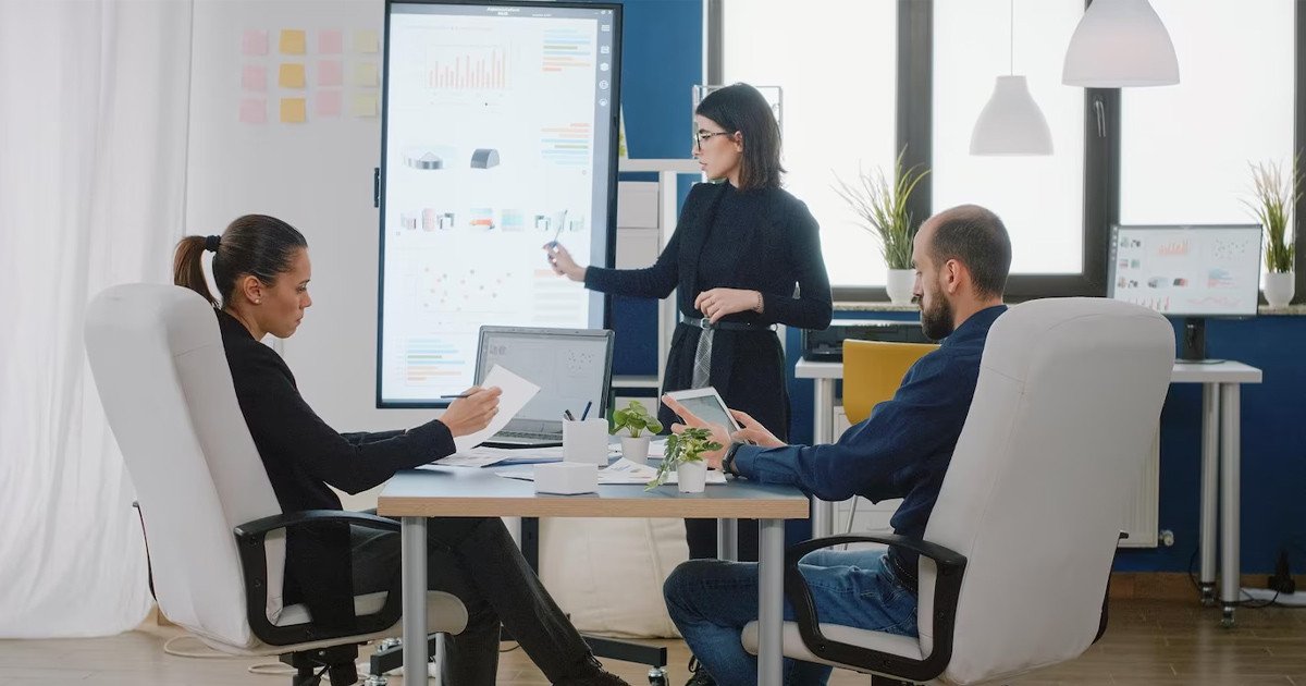Quy trình 6 bước phát triển chiến lược 4P Marketing Mix chi tiết cho doanh nghiệp.