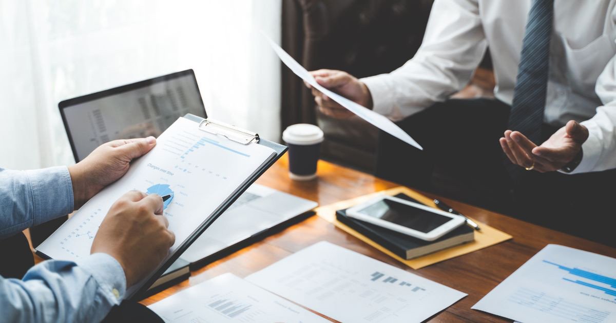 Quyền hạn và trách nhiệm của kế toán bán hàng trong doanh nghiệp