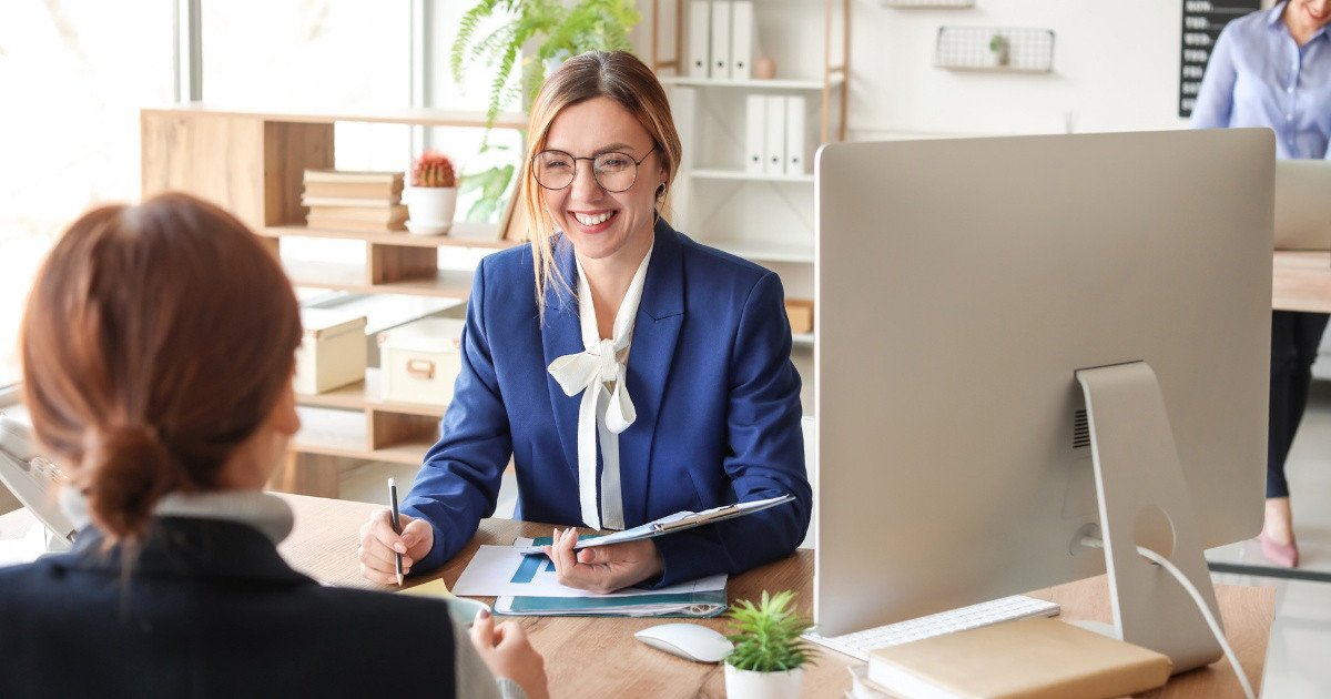 Sơ đồ lộ trình phát triển sự nghiệp từ kế toán viên lên Kế toán trưởng thể hiện các giai đoạn tích lũy kinh nghiệm